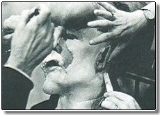hurt_films_ontheset_theelephantman_002.jpg hurt_films_ontheset_theelephantman_002.jpg