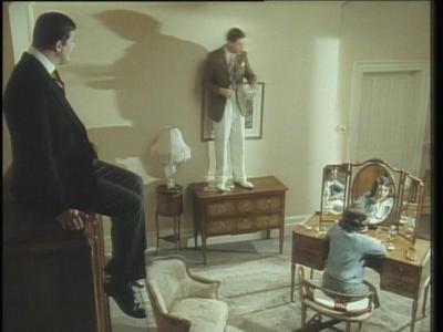 2x02_(17).jpg 2x02_(17).jpg