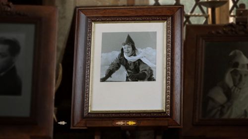 Click to view full size image
==============
gilderoylockhart12.jpg gilderoylockhart12.jpg