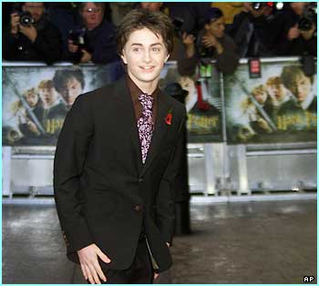 londoncos-dan16.jpg londoncos-dan16.jpg