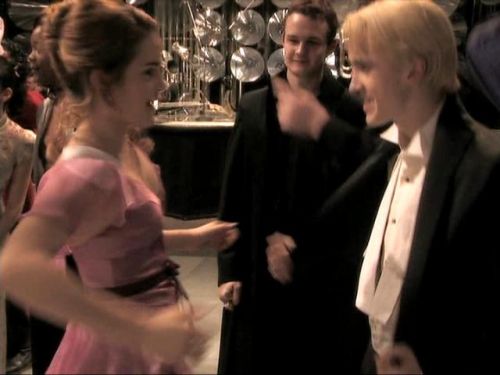 Click to view full size image
==============
POTTER_GOBLET_OF_FIRE_BONUS-266.jpg POTTER_GOBLET_OF_FIRE_BONUS-266.jpg