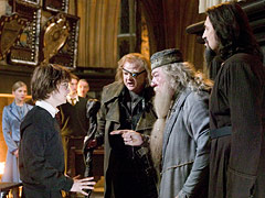 SeleÃ§Ã£o dos CampeÃµes
Harry sendo ouvido sobre sua inesperada escolha pelo CÃ¡lice de Fogo para participar do Torneio Tribuxo por Moody, Dumbledore e Snape.
