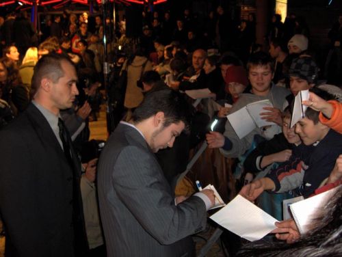 Click to view full size image
==============
bulgariapremiere04.jpg bulgariapremiere04.jpg