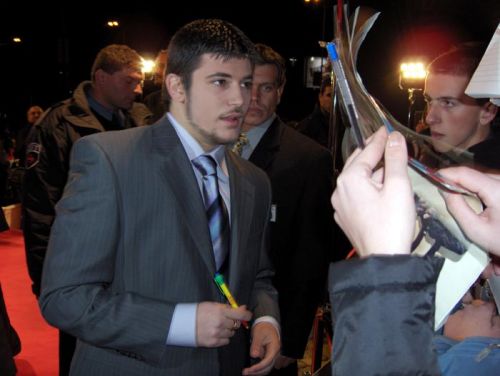 Click to view full size image
==============
bulgariapremiere06.jpg bulgariapremiere06.jpg