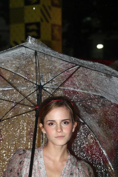 Click to view full size image
==============
emma-premiere_(21).jpg emma-premiere_(21).jpg