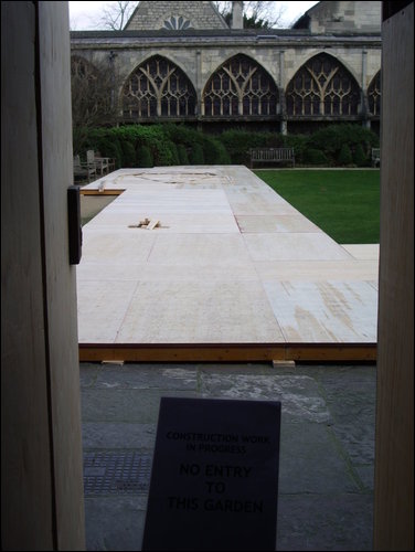movies_hbp_gloucestercathedral_prep_003.jpg
