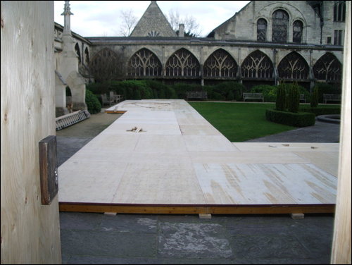 movies_hbp_gloucestercathedral_prep_005.jpg movies_hbp_gloucestercathedral_prep_005.jpg