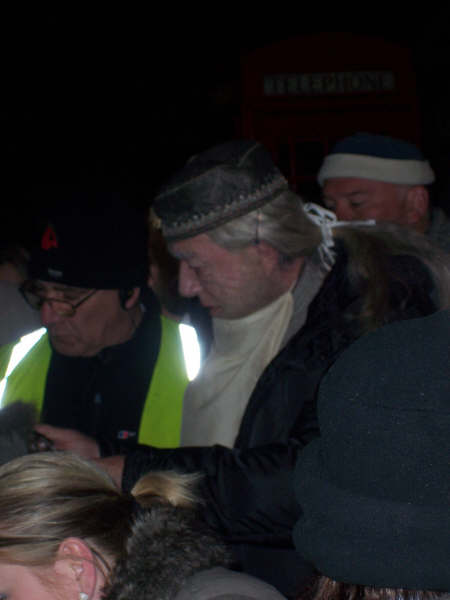 movies_hbp_lacock_gambonsigning_03.jpg