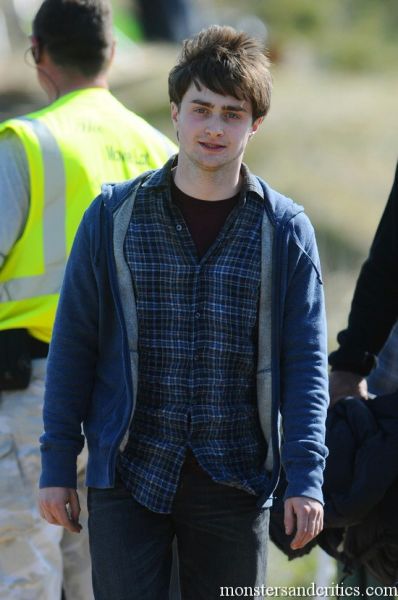 Click to view full size image
==============
HarryPotterandtheDeathlyHallows0001.jpg HarryPotterandtheDeathlyHallows0001.jpg