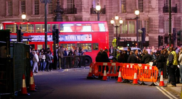 Click to view full size image
==============
dh_piccadilly_21_66.jpg dh_piccadilly_21_66.jpg