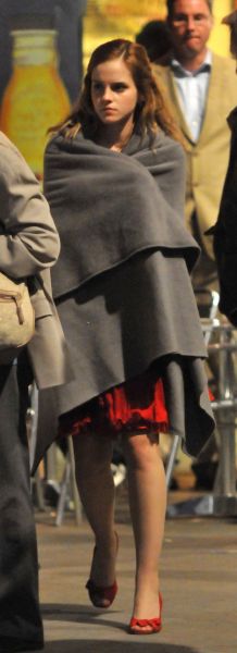 Click to view full size image
==============
filmming8-deathlyhallows-london_(18).jpg filmming8-deathlyhallows-london_(18).jpg