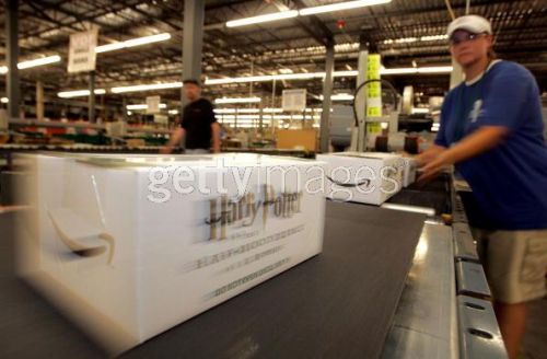 0_6amazonwarehouse.jpg