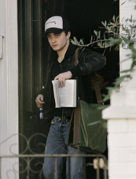 daniel_radcliffe_candids_2005_at_home_(6).jpg