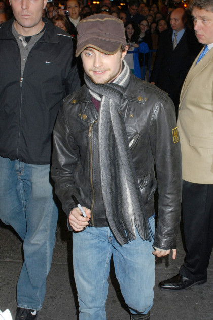 daniel_radcliffe_equus_8-10_2.jpg daniel_radcliffe_equus_8-10_2.jpg