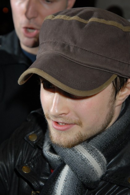 daniel_radcliffe_equus_9-10_7.jpg daniel_radcliffe_equus_9-10_7.jpg