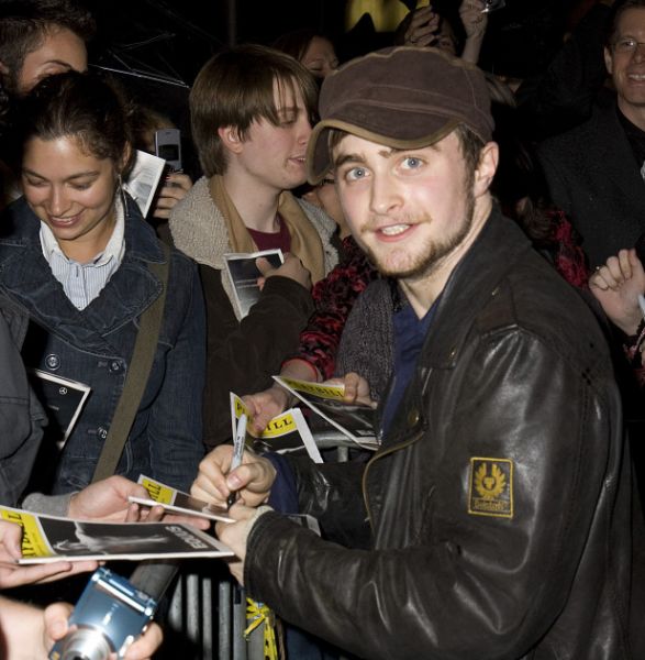 Click to view full size image
==============
daniel_radcliffe_equus_Oct08_7.jpg daniel_radcliffe_equus_Oct08_7.jpg