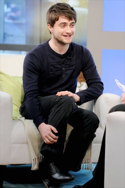 Click to view full size image
==============
Daniel_Radcliffe_Early_Show_(7).jpg Daniel_Radcliffe_Early_Show_(7).jpg