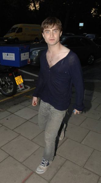 Click to view full size image
==============
daniel_radcliffe_london1.jpg daniel_radcliffe_london1.jpg