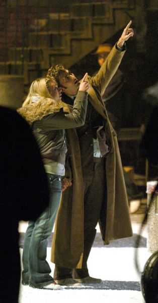 Click to view full size image
==============
Doctor_Who_-_Christmas_Episodes_-_The_Christmas_Invasion_-_On_Set_(07).jpg Doctor_Who_-_Christmas_Episodes_-_The_Christmas_Invasion_-_On_Set_(07).jpg