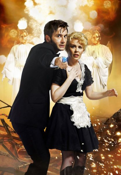 Click to view full size image
==============
Doctor_Who_-_Christmas_Episodes_-_Voyage_of_the_Damned_-_Promotional_Images_(03).jpg Doctor_Who_-_Christmas_Episodes_-_Voyage_of_the_Damned_-_Promotional_Images_(03).jpg