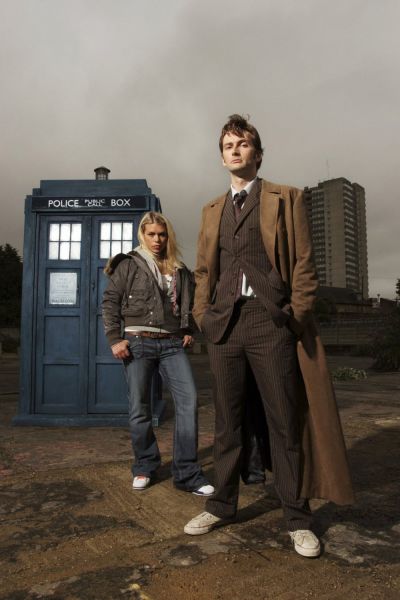 Click to view full size image
==============
Doctor_Who_-_Season_2_-_HQ_Images_-_Promotional_Photos_(07).jpg Doctor_Who_-_Season_2_-_HQ_Images_-_Promotional_Photos_(07).jpg