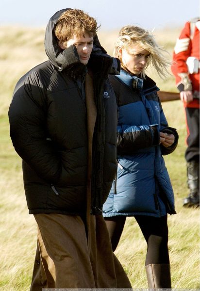 Doctor_Who_-_Season_2_-_HQ_Images_-_On_Set_(various)_(23).jpg