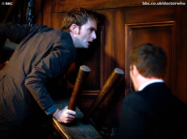 Click to view full size image
==============
Doctor_Who_-_Season_2_-_HQ_Images_-_BBC_Wallpapers_(01).jpg Doctor_Who_-_Season_2_-_HQ_Images_-_BBC_Wallpapers_(01).jpg