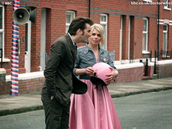 Doctor_Who_-_Season_2_-_HQ_Images_-_BBC_Wallpapers_(42).jpg