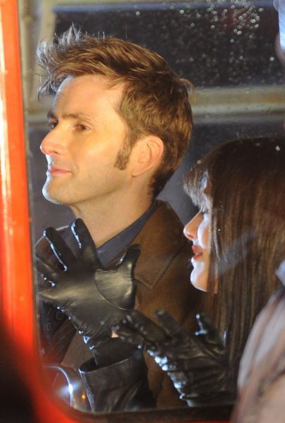 Doctor_Who_-_The_Specials_-_Planet_of_the_Dead_-_On_Set_(20).jpg