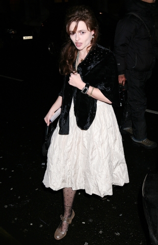 hbc-vogueprebaftaparty-candid-14.jpg