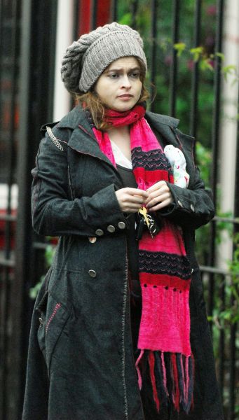 Click to view full size image
==============
candids-19november2007-03.jpg candids-19november2007-03.jpg