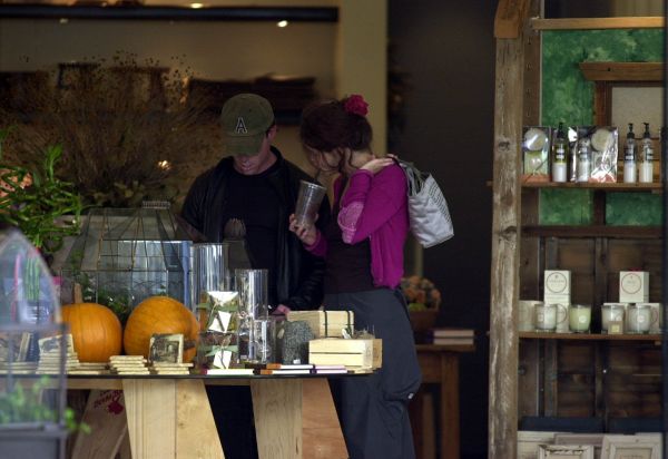 Click to view full size image
==============
candids-31october2000-06.jpg candids-31october2000-06.jpg