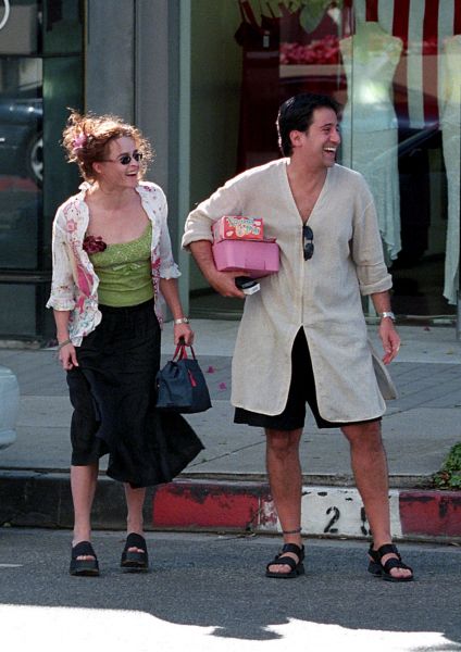 hbc-shoppingonrobertsonblvdwithafriend-02.jpg