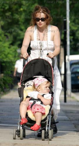 hbc-strollingwithnellinlondon-03.jpg