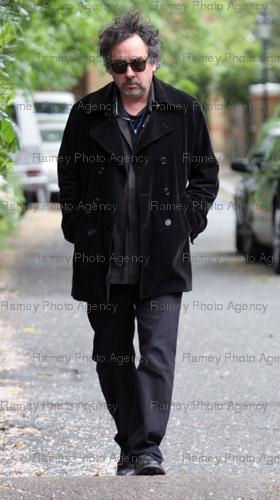 hbc-strollingwithtiminlondon-01.jpg hbc-strollingwithtiminlondon-01.jpg