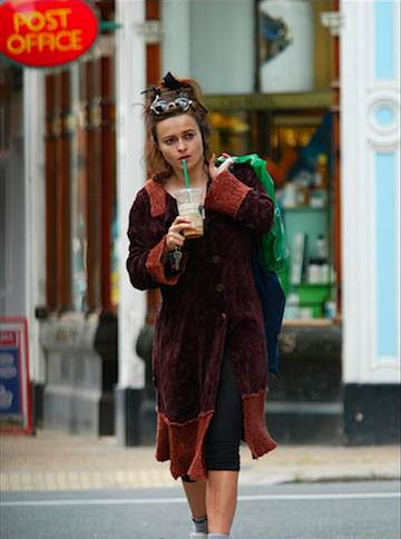 hbc-VisitingStarbucksWithHerMother-02.jpg