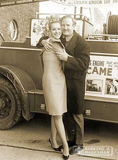 p-leslie-phillips-d1964.jpg