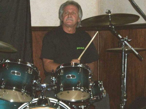 Click to view full size image
==============
Pete_Best_5.jpg Pete_Best_5.jpg