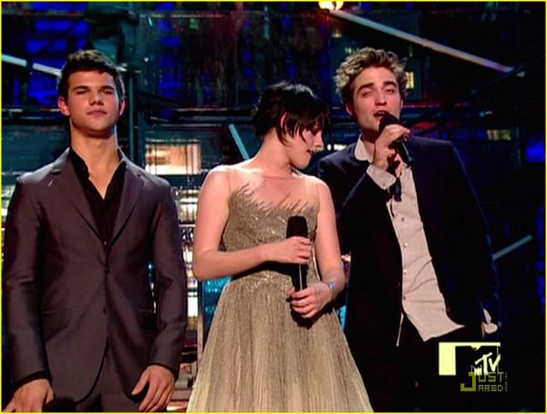 kristen-stewart-robert-pattinson-trailer-09.jpg
