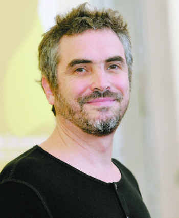 cuaron_studioandposed_candid_07.jpg