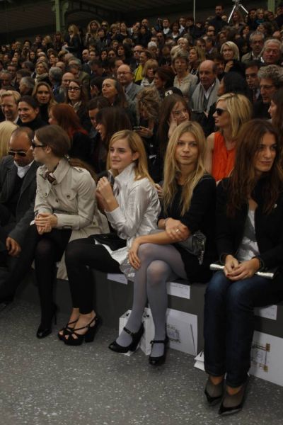 Click to view full size image
==============
channel_pfw_spring_show_(2).jpg channel_pfw_spring_show_(2).jpg