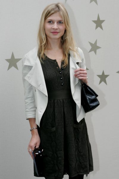 Click to view full size image
==============
chaneloct07010.jpg chaneloct07010.jpg