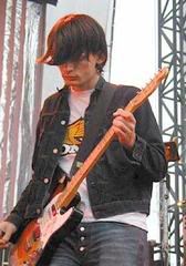 radiohead_jonny.jpg radiohead_jonny.jpg