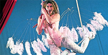 tena_theater_nightsatthecircus_01.jpg