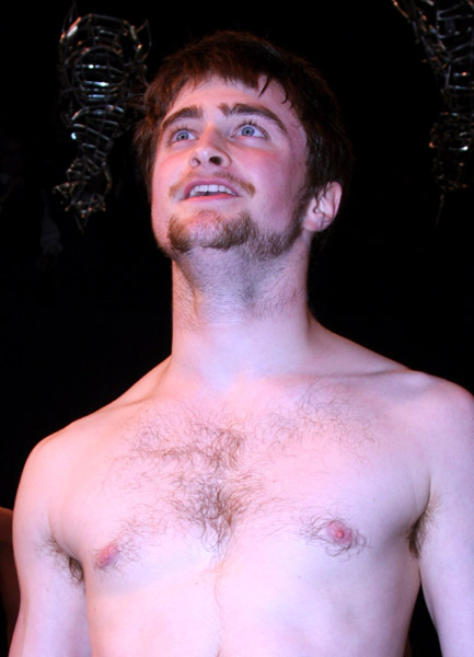 daniel_radcliffe_apresentacao_broadway_(12).jpg daniel_radcliffe_apresentacao_broadway_(12).jpg
