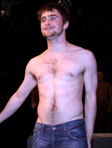 daniel_radcliffe_apresentacao_broadway_(6).jpg daniel_radcliffe_apresentacao_broadway_(6).jpg