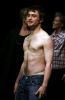 daniel-radcliffe-apresentacao-estreia-equus-broadway_(15).jpg