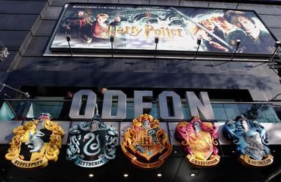 capt_10_6__5_84_britain__potter__premiere_lon10__billboard[1].jpg