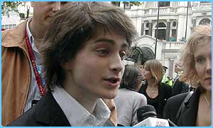 cbbcnr_4021572__dan_chat_00[1].jpg