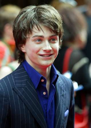 danatpoapremiere1__2_may2004[1]~0.jpg